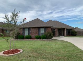 9209 Cypress Lake Dr, Denham Springs, LA 70726