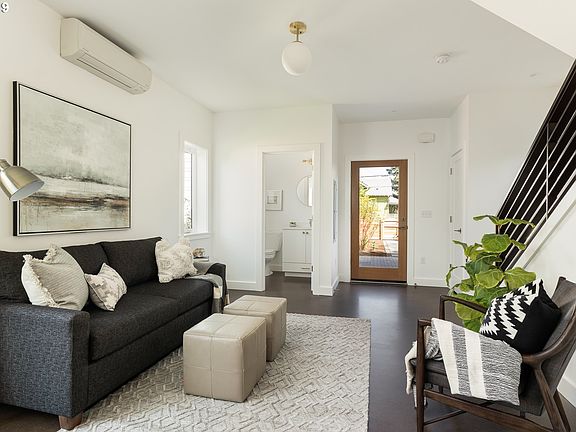 5th image of 6537 NE 6th Ave #B