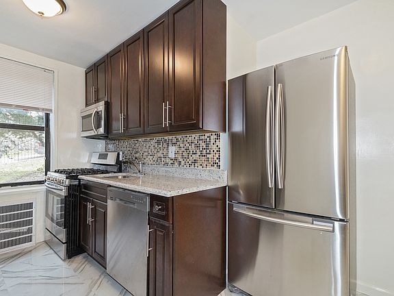 4th image of 270 N Broadway APT 1CD