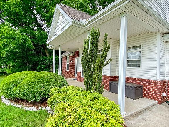 3rd image of 603 Tunbridge Dr