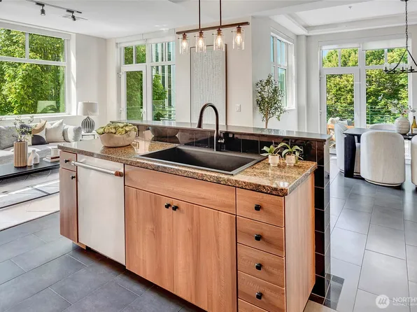 17 W Mercer Street #TH7, Seattle, WA 98119