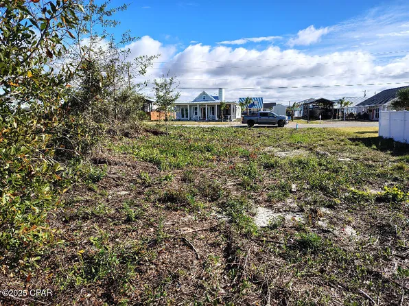 407 California Dr, Mexico Beach, FL 32456