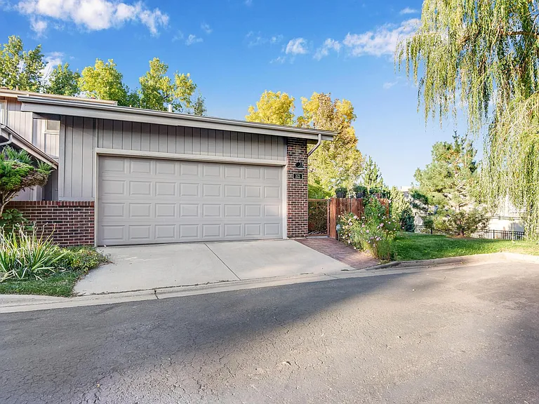 3170 Eastwood Ct — Photo 14