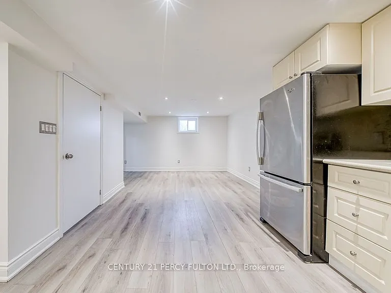 36 Merryfield Dr — Photo 14