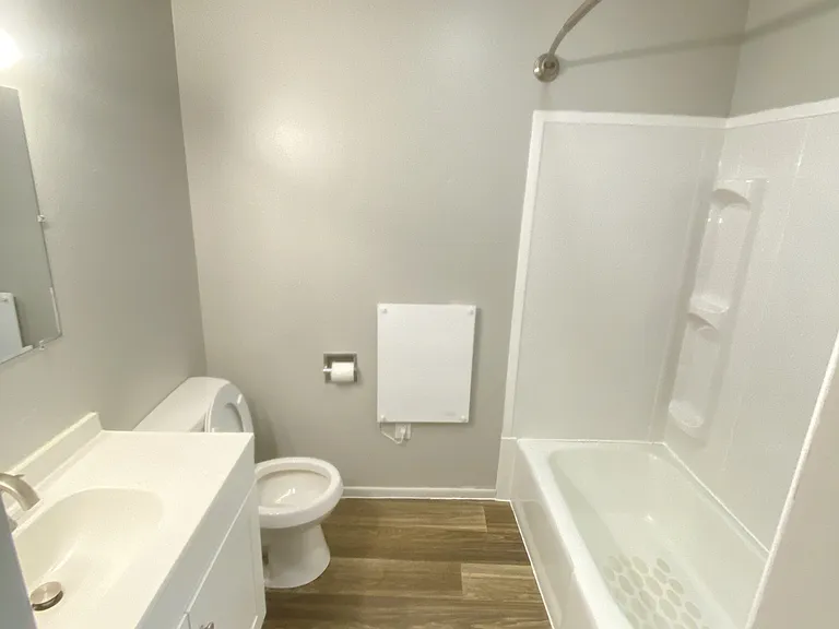 904 N Main St #3 — Photo 7