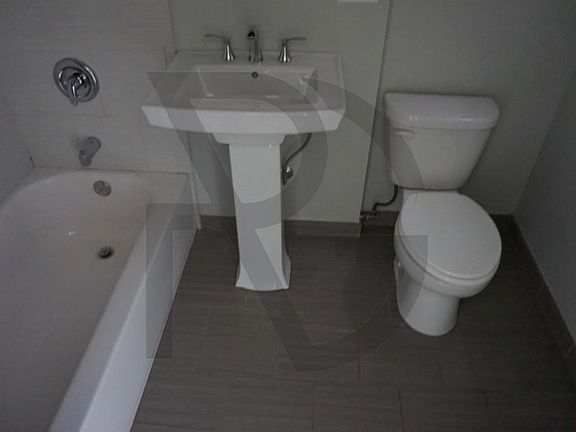 5th image of 1460 W Grace St #14581