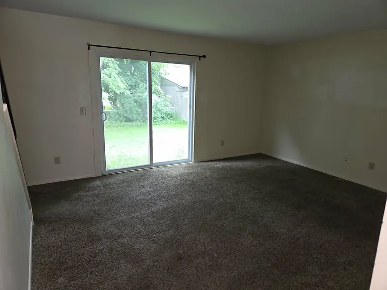 6 Lincoln Ave #6 — Photo 2