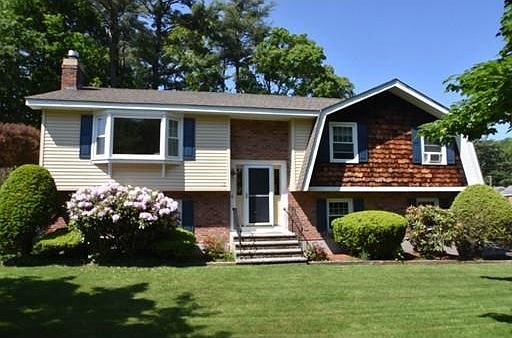 1st image of 12 Kennel Hill Dr
