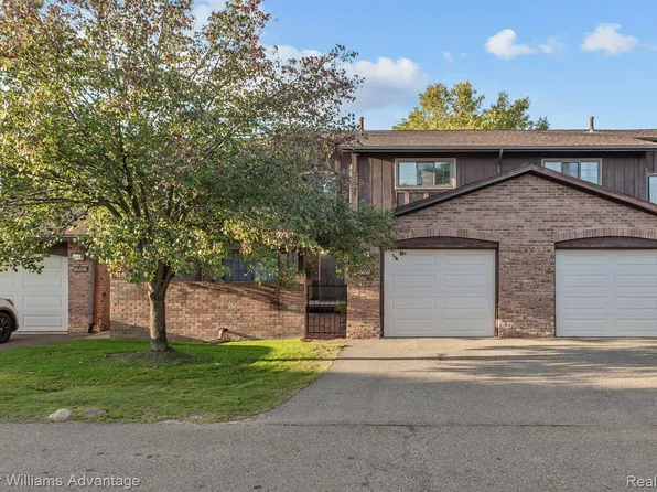 26692 Summerdale Dr, Southfield, MI 48033