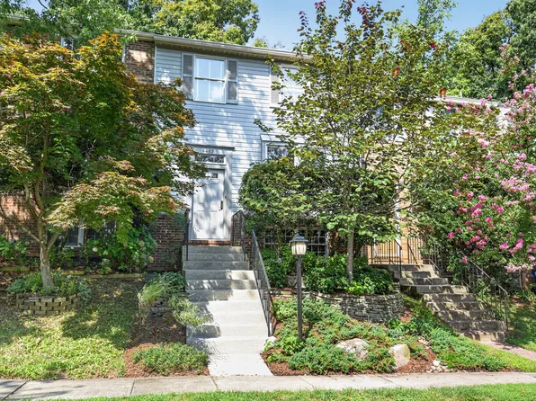 6003 Chicory Pl, Alexandria, VA 22310