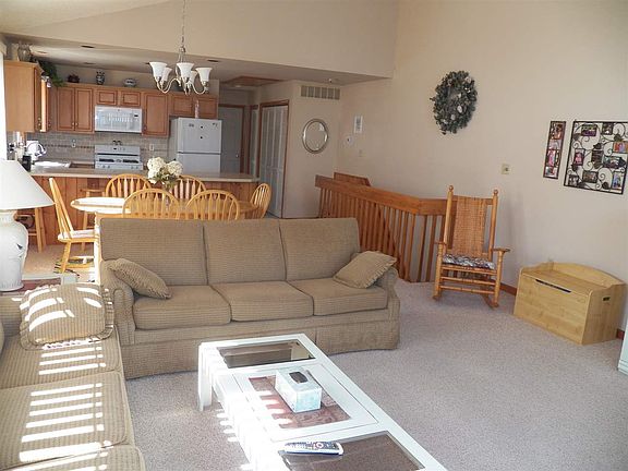 4th image of 126 36th St Unit East