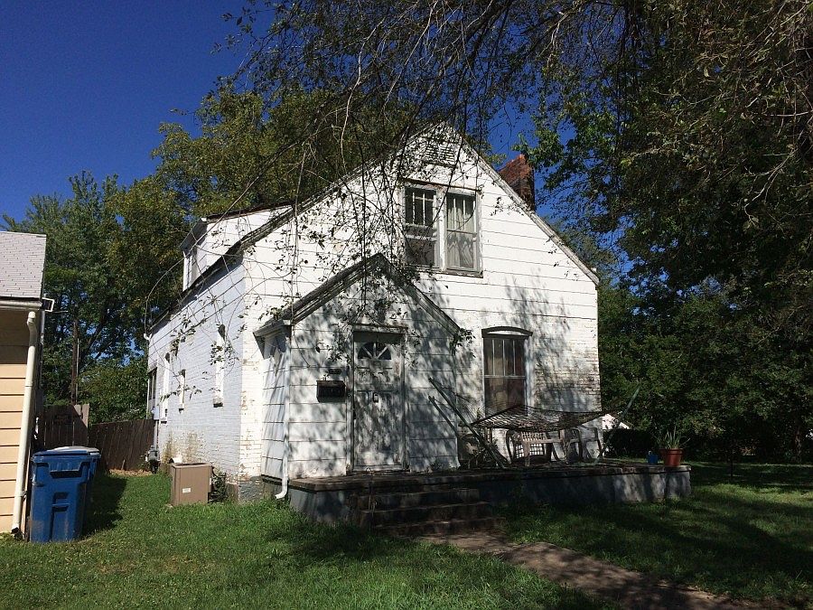 2nd image of 1323 Gordon Ct