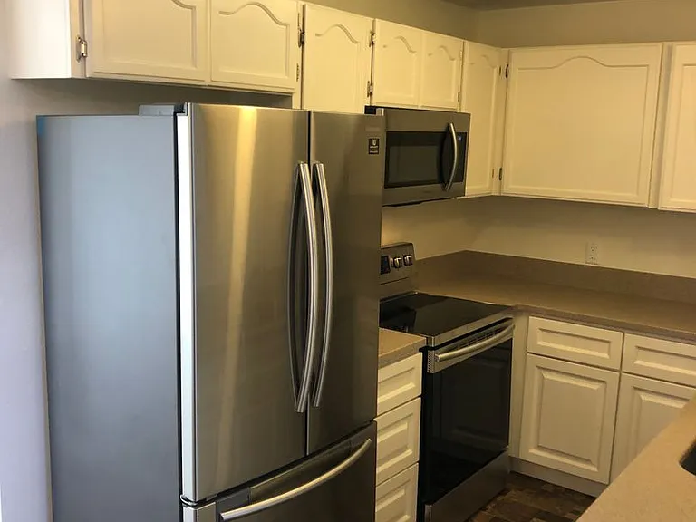 4213 Loma Riviera Ln — Photo 3