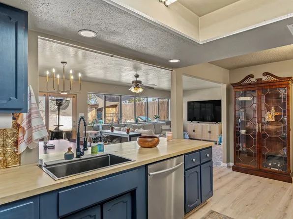 3317 James Ave, Santa Fe, NM 87507