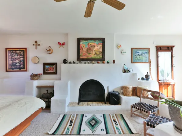 627 Fairway Rd NW, Albuquerque, NM 87107