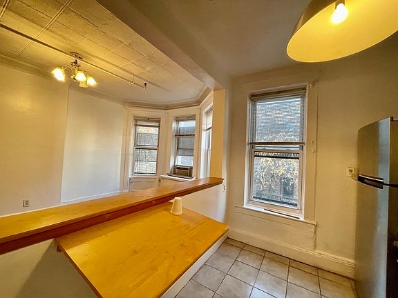 2nd image of 162 Underhill Ave #3B
