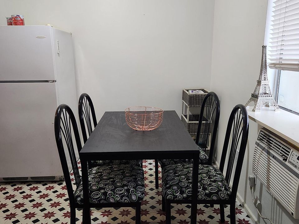 1st image of 6006 York Blvd #1