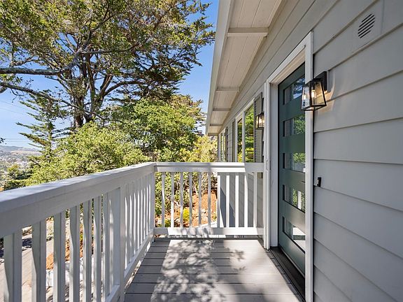 5th image of 584 Chapman Drive