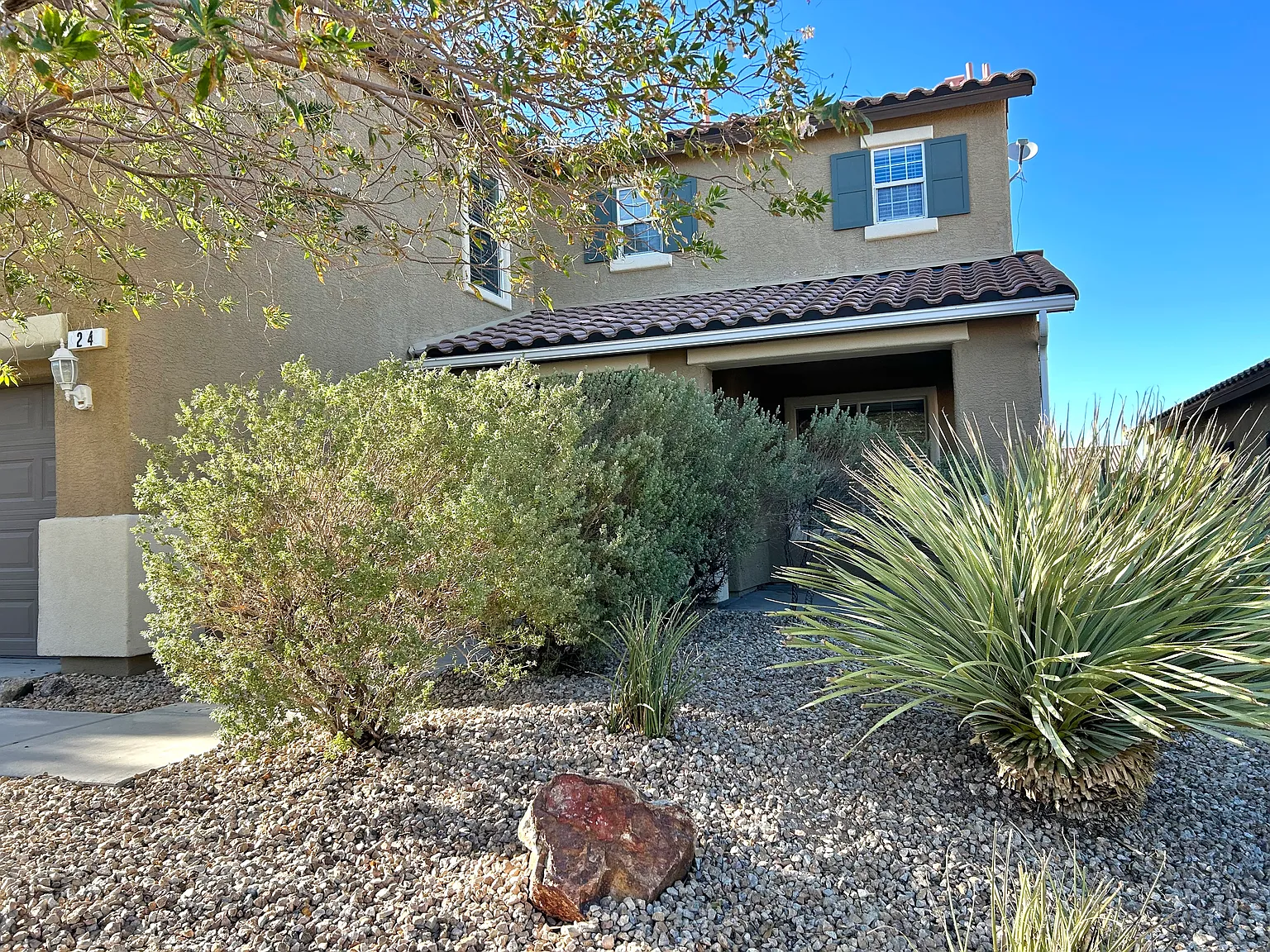 4 bed, 2.5 bath, 2666 sqft, $2,395 — Photo 2