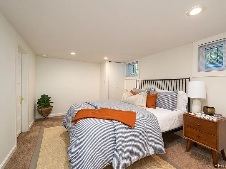 470 S Williams St — Photo 13