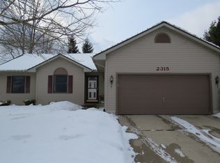 2315 Bush Hill Dr, Holt, MI 48842
