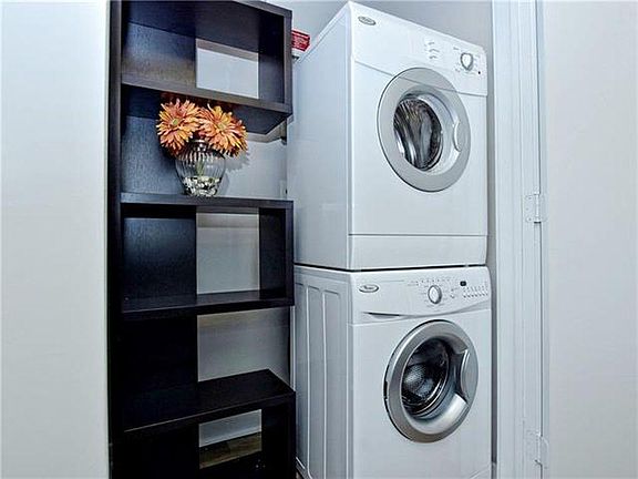 Washer Dryer in unit