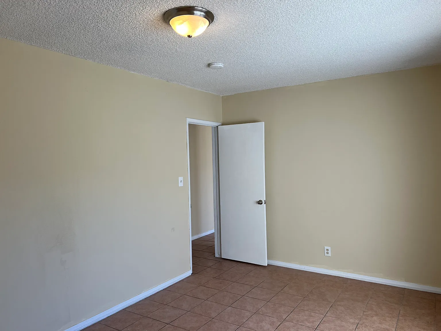 2 bed, $2,500 — Photo 4