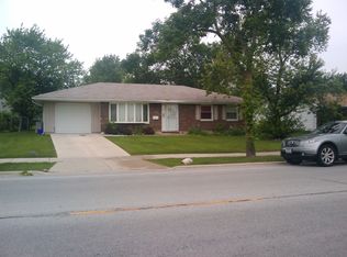 215 S Salem Dr, Schaumburg, IL 60193