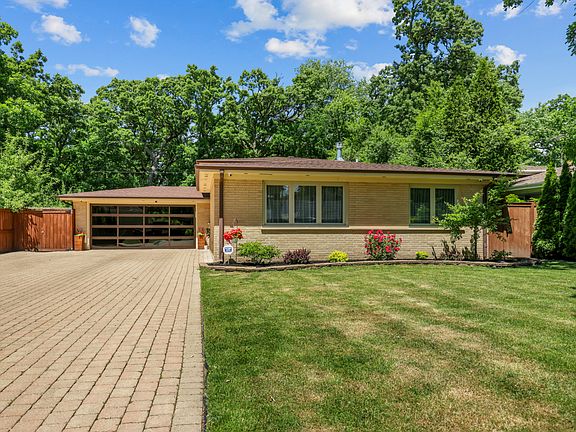 2nd image of 117 Murray Dr