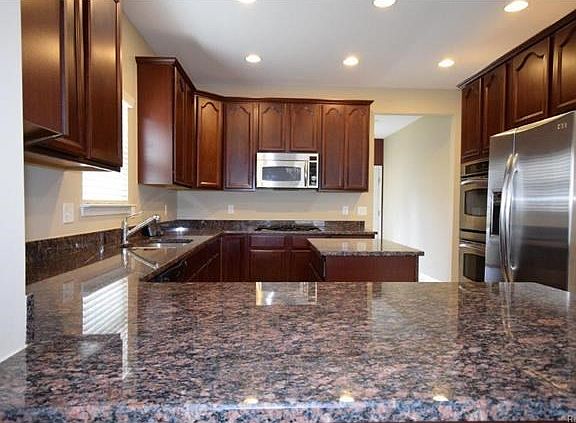Granite counters, recessed lighting