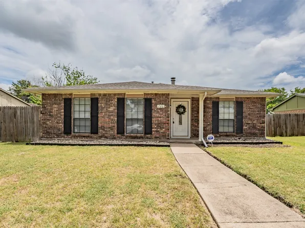 720 Nora Ln, Desoto, TX 75115