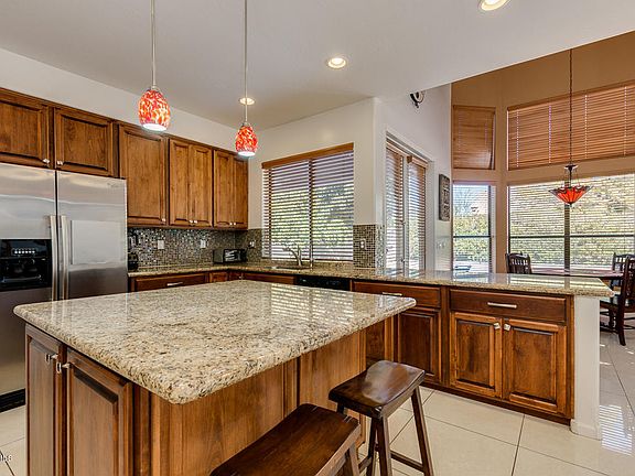 3rd image of 4112 W Ivanhoe St