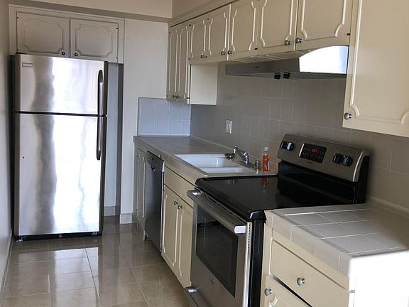 4th image of 1329 Plaza De Pacifica