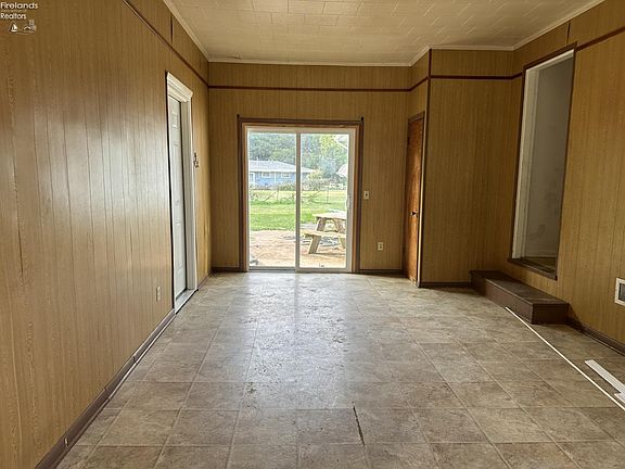 4th image of 510 Crestwood Ave