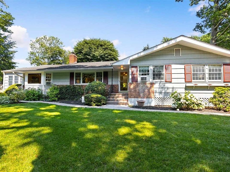 1st image of 30 Sunview Dr