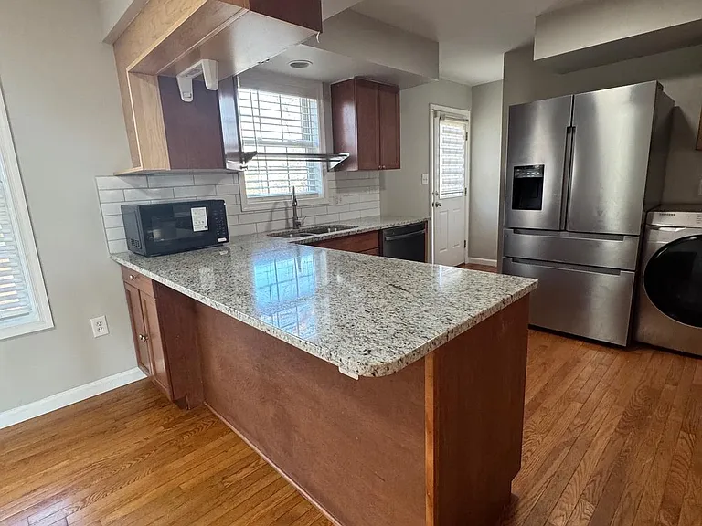 14780 Jordan Ln — Photo 13