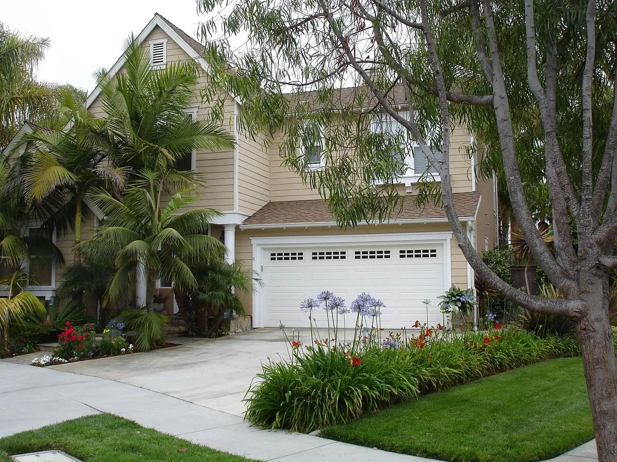 645 Sand Shell Avenue — Photo 3