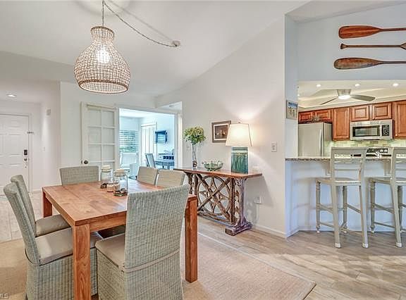 3rd image of 5898 Chanteclair Dr APT 421