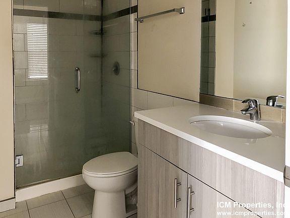 5th image of 3713 N Wilton Ave #3D