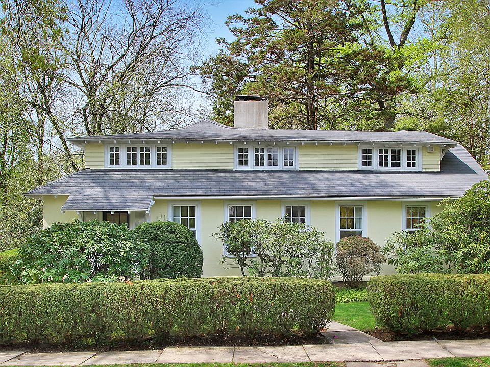 1st image of 76 Pine Brook Dr