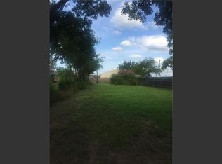 97 Wyatt Dr, White Settlement, TX 76108