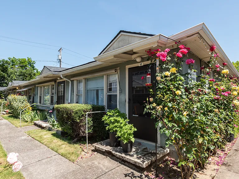 2631 NW Upshur St — Photo 1