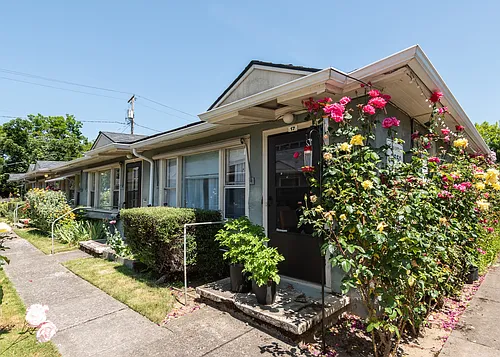 2631 NW Upshur St Photo 1