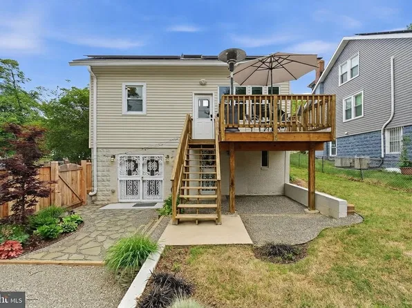 2211 R St SE #B1, Washington, DC 20020
