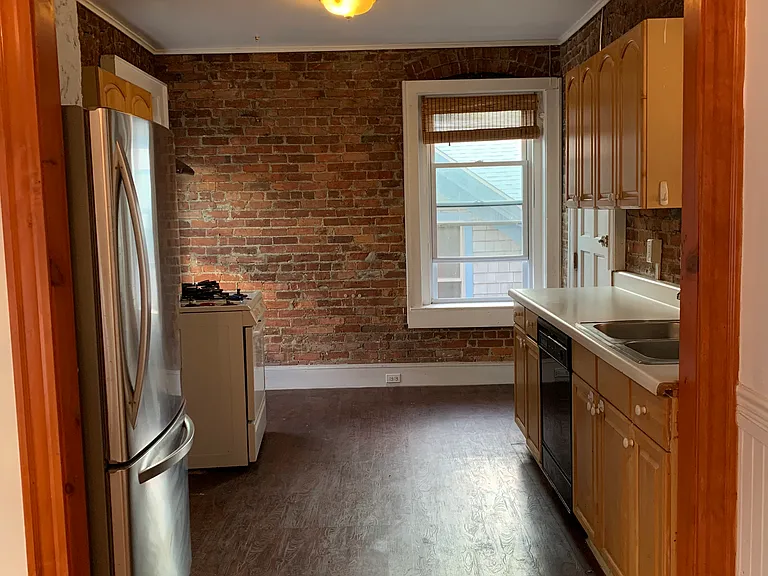 6 Perry St #5 — Photo 11
