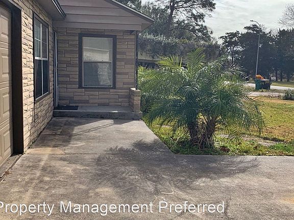 4th image of 320 Greenbriar St
