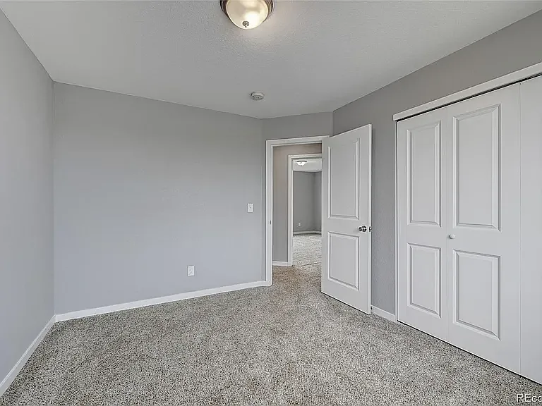 589 S 3rd Ave — Photo 17