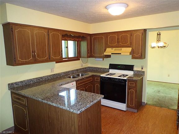 3rd image of 8720 Stephanie Dr