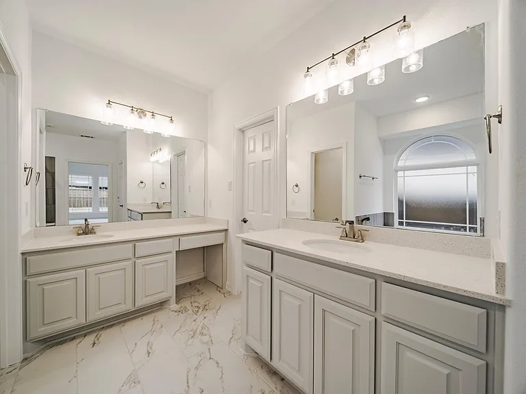 504 Waters Way — Photo 19