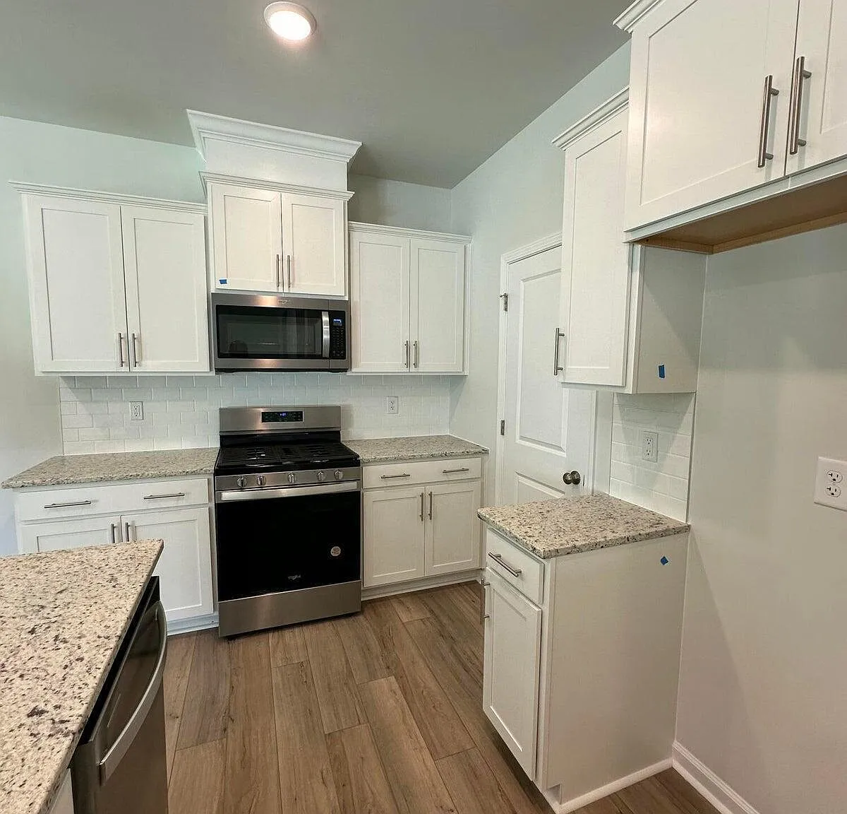 3 bed, 2.5 bath, 1861 sqft, $1,995 — Photo 4